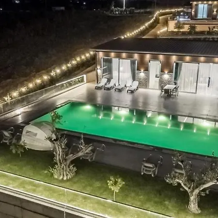 Курортный комплекс Top Villas Durres Дуррес