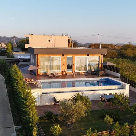 אתר נופש Top Villas Durres