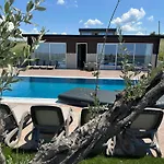 Top Villas Durres Üdülőközpont