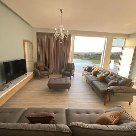 Top Villas Durres *