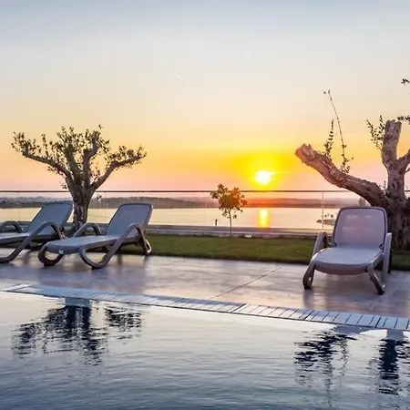 리조트 Top Villas Durres *